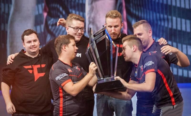 Xiaohu：我跟Weiwei正式训练才三天 没想到他今天打这么好