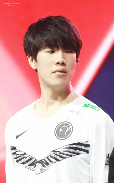 S14资格预测：PYL看好WBG和JDG 赵俊日则更看好LNG和JDG